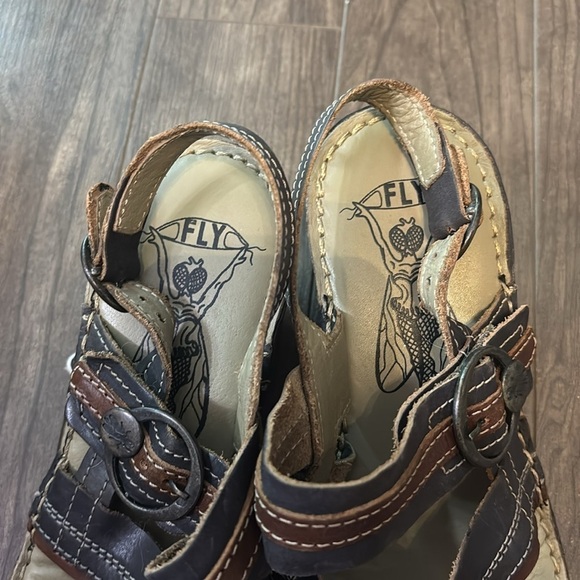 Fly London Salm Verde 631 Sandals - Picture 2 of 6